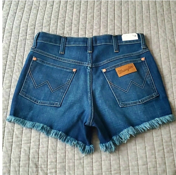NWT SOLD OUT Wrangler Cutoff Stretch Shorts - Picture 8 of 9